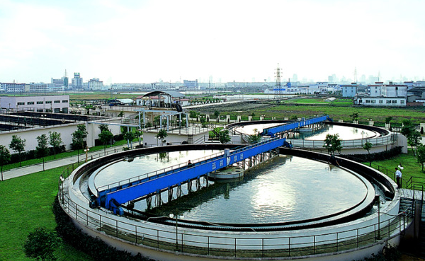 市政污水处理后产生的污泥能直接进行土地利用吗？
