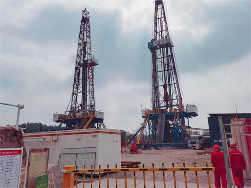 西安科迅四套钻井废弃物处理系统销往四川油气田钻井项目现场