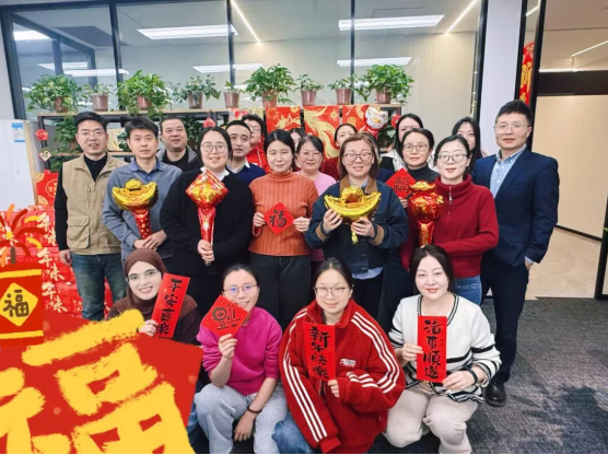 策马扬鞭筑丝路 匠心智造向未来 —— 科迅机械2026丙午马年新春贺词